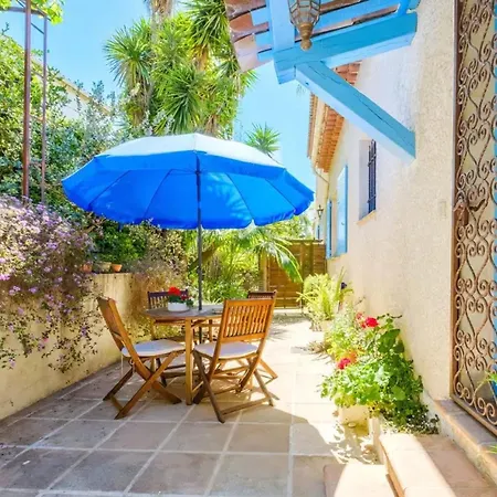 à De 35 M² + Piscine Privée