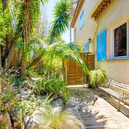 Apartamento à De 35 M² + Piscine Privée
