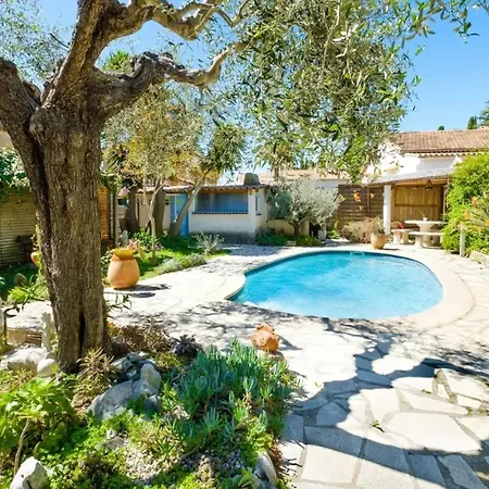 à De 35 M² + Piscine Privée * Cagnes-sur-Mer